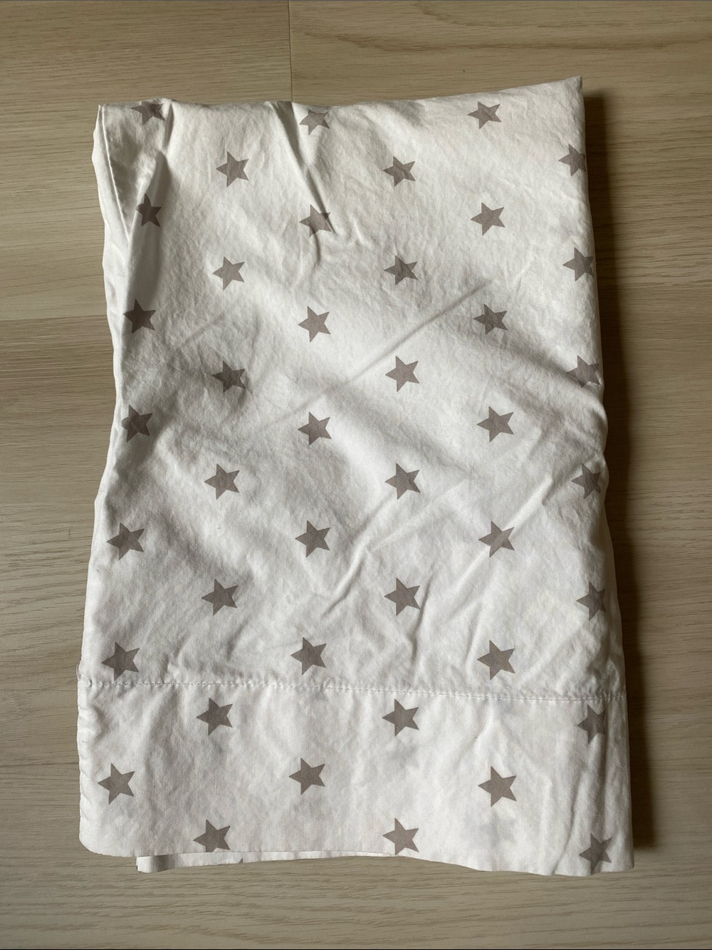 Pottery Barn White Taupe Star Print Pillowcase